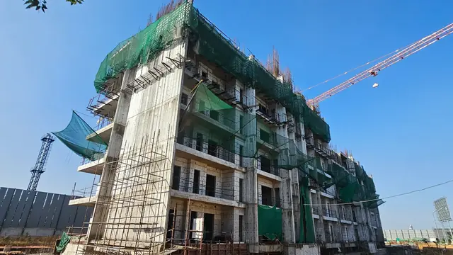 Eldeco Fairway Reserve Pinehurst 2 tower under construction